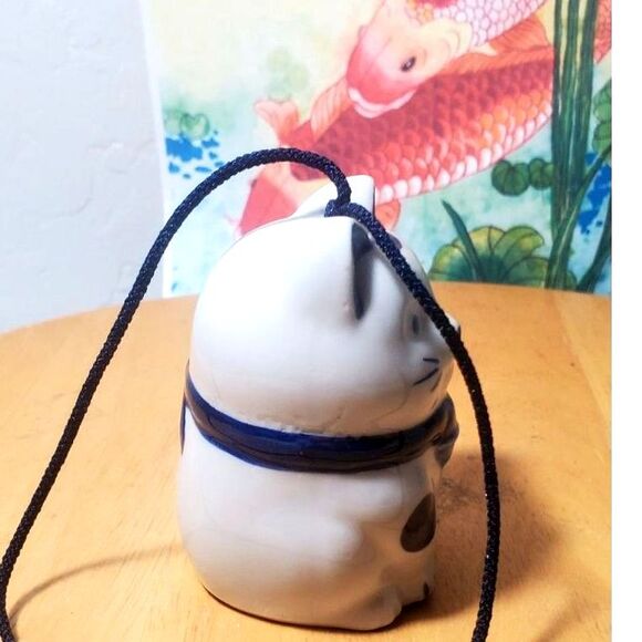 Maneki Neko Japanese Blue And White Lucky Cat Hanging Bell Chime - Picture 4 of 6